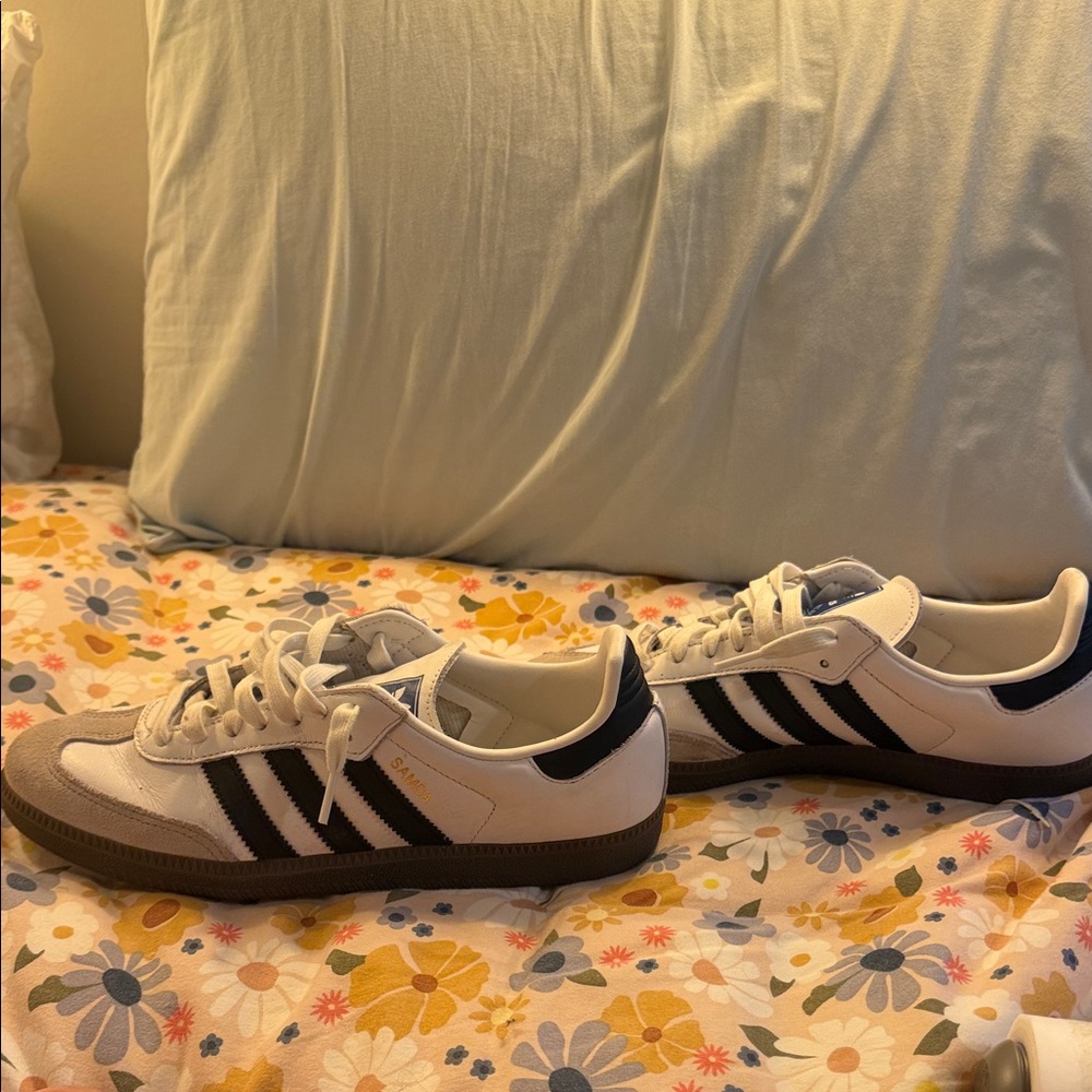 adidas Women's White and Black Sneakers woman’s 9 - Picture 2 of 7